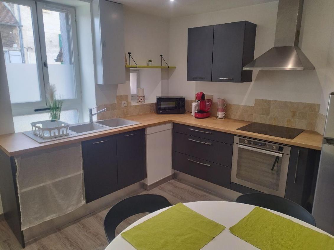 Hébergement de vacances Location Saisonniere Cravant 89460 *